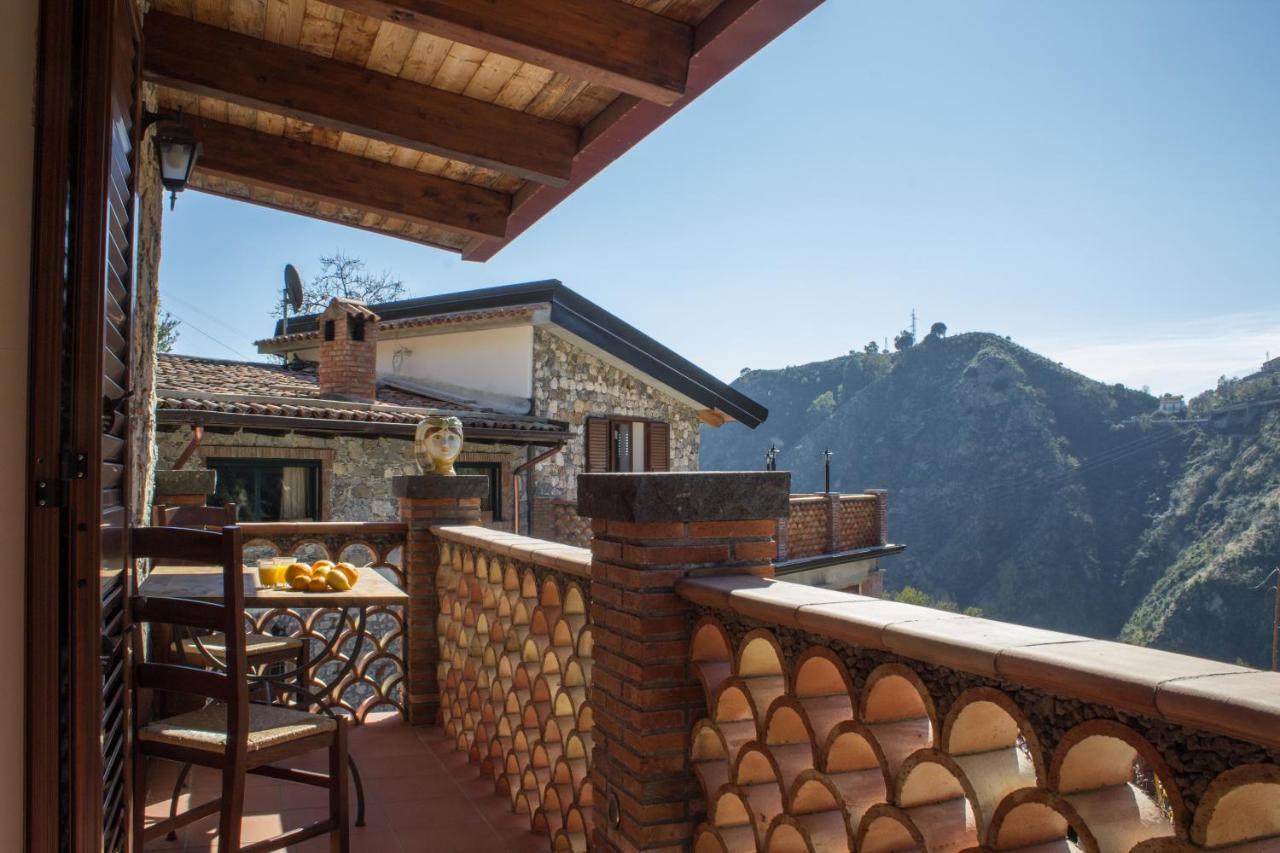 Casa Ziretto Apartment คาสเตลโมลา ภายนอก รูปภาพ